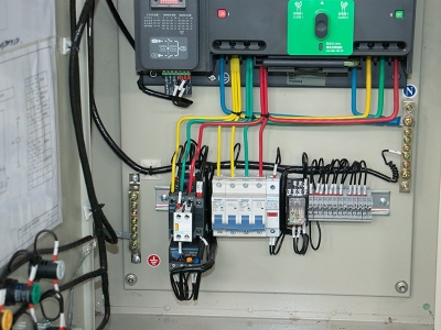 国豪电气介绍PLC控制柜的布局与结构设计